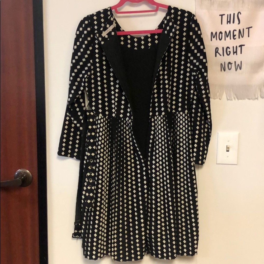 Dress - Picture 4 of 8